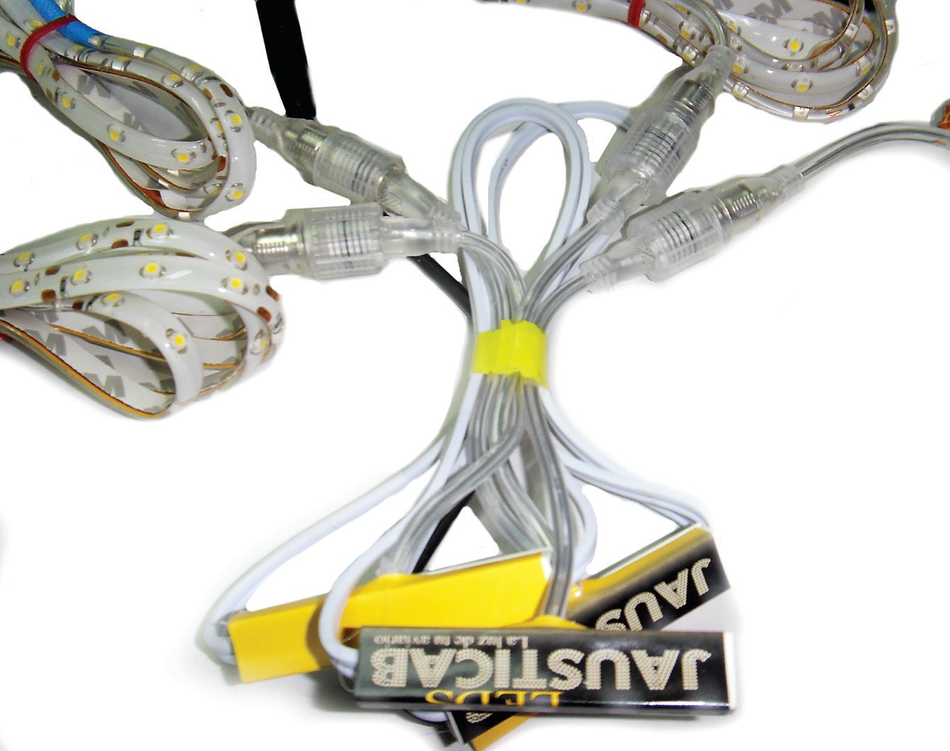 Dcha.: Kit completo de conexiones de tiras de leds, según necesidad del usuario, para montaje directo sobre las jaulas. (www.jausticab.es/)