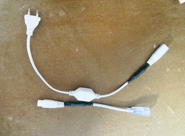 27. Kit de enchufe led modificado paraque pueda ser conectado o desconectado sin que éste moleste al transportar el cajón.