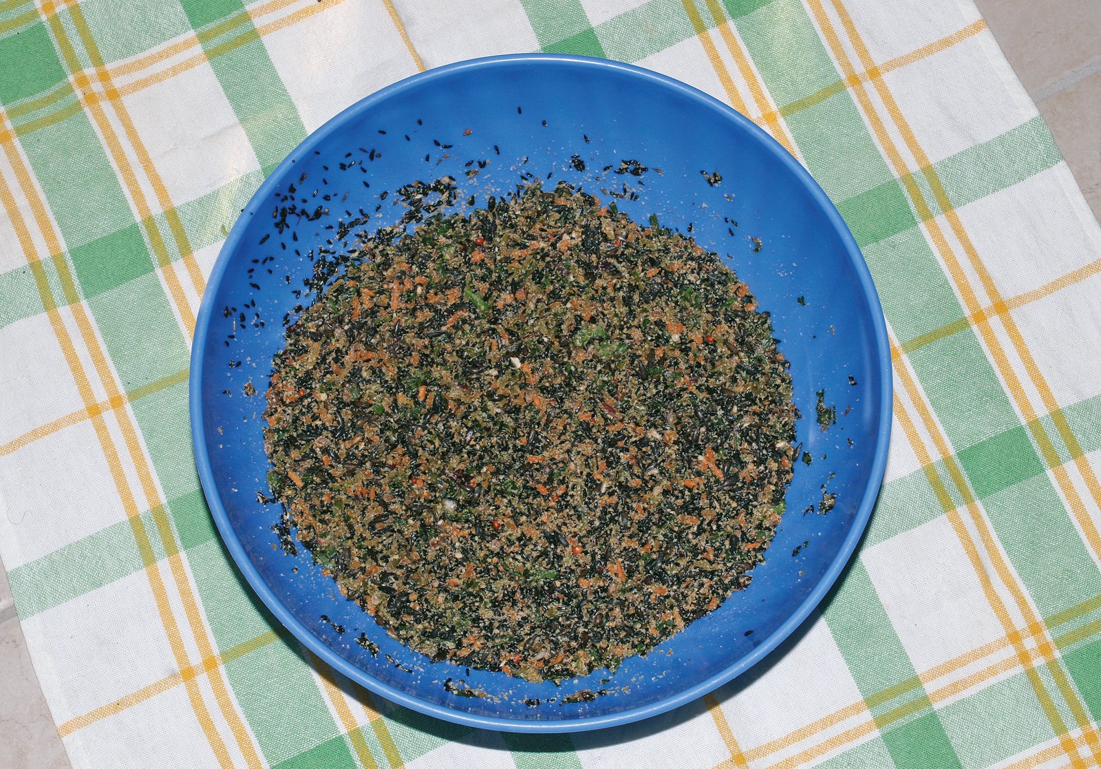Mezcla de semillas germinadas y verduras.